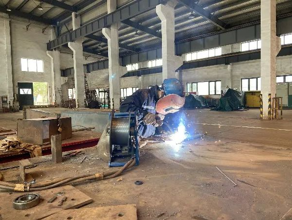 【耐磨鋼板】堆焊耐磨板廠(chǎng)家疫情期間進(jìn)行的耐磨板修復(fù)服務(wù)幫助碼頭大忙了(圖1) 【耐磨鋼板】堆焊耐磨板廠(chǎng)家疫情期間進(jìn)行的耐磨板修復(fù)服務(wù)幫助碼頭大忙了(圖1)