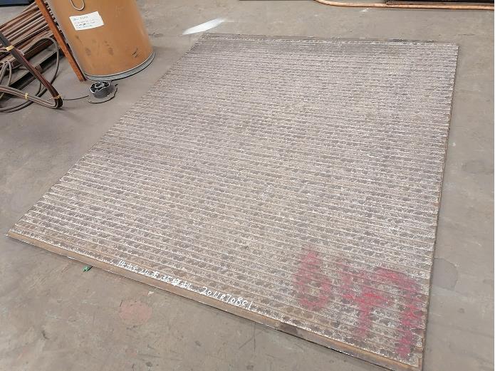 雙金屬復(fù)合耐磨襯板成品展示(圖1) 雙金屬復(fù)合耐磨襯板主要優(yōu)勢(shì)在哪(圖1)